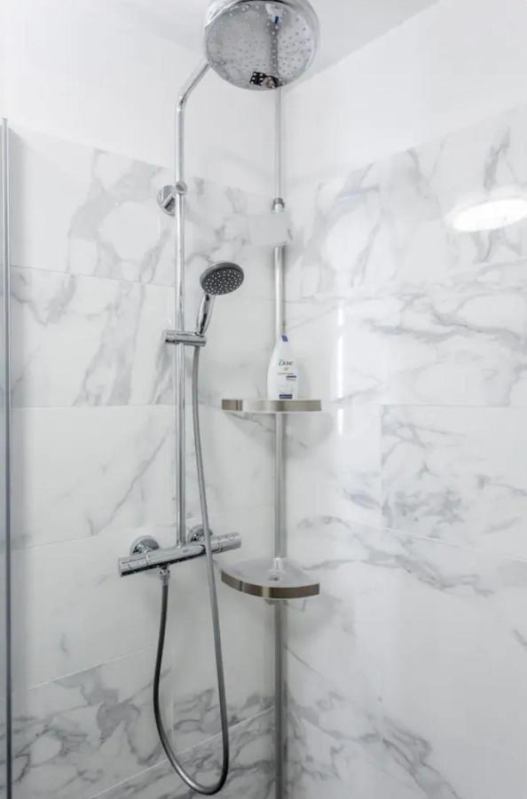 Beautiful Modern Fully Furnished Studio Levallois-Perret Exteriör bild